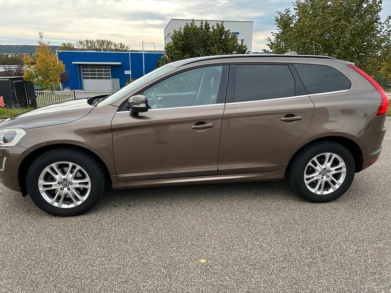 Gebraucht Volvo XC60 136 PS (100 kW) 2014 Braun SUV