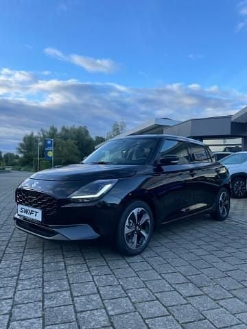 Gebraucht Suzuki Swift Comfort+ 82 PS (60 kW) 2024 Rot Kleinwagen