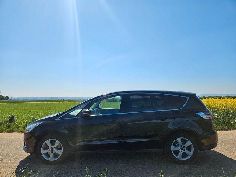 Używany Ford S-MAX Titanium 150 KM (110 kW) 2017 Czarny Minivan