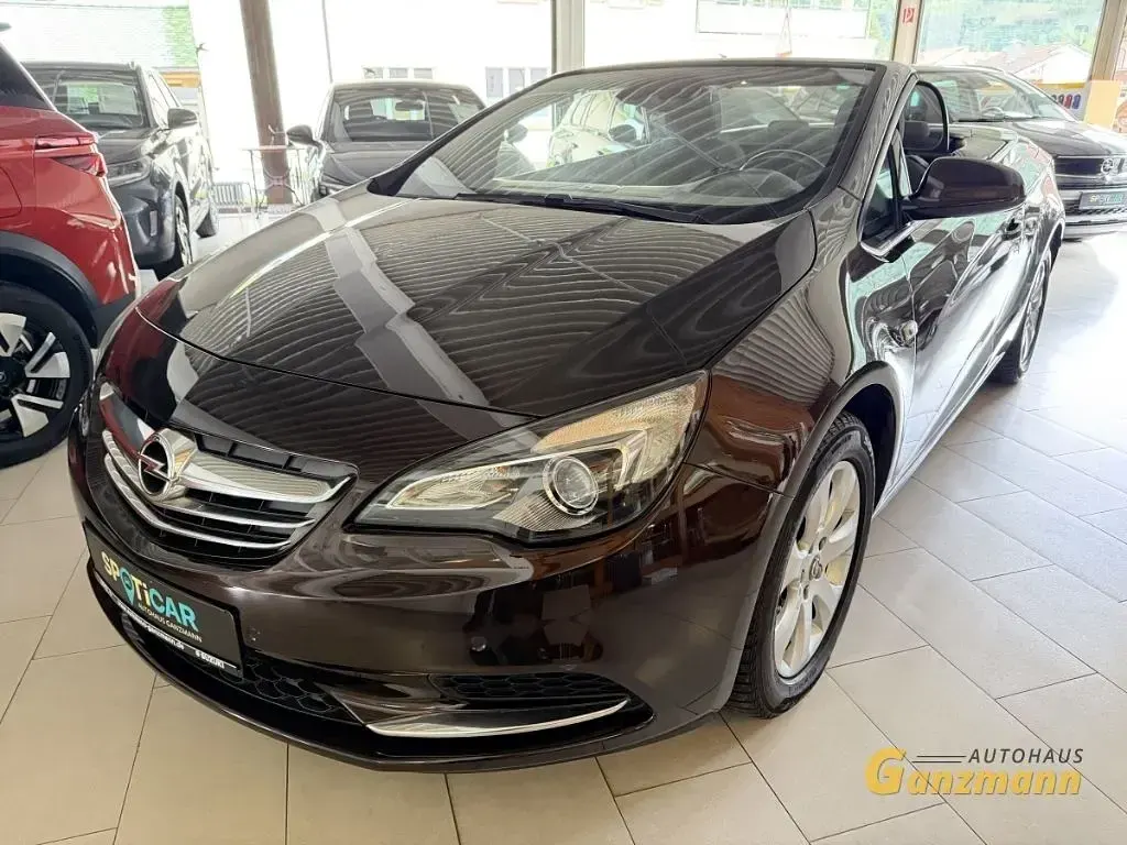 Gebraucht Opel Cascada Edition 120 PS (88 kW) 2016 Braun Cabrio