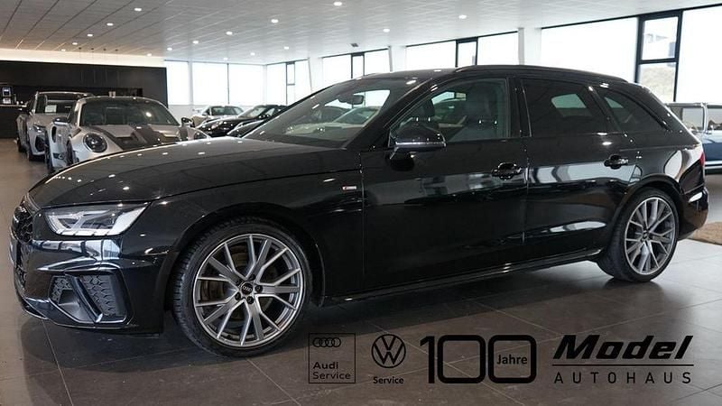 Mythosschwarz metallic (metallic) Gebraucht 2020 Audi A4 S-Line Kombi | 17.900 € (Guter Preis) - Bild 1/4