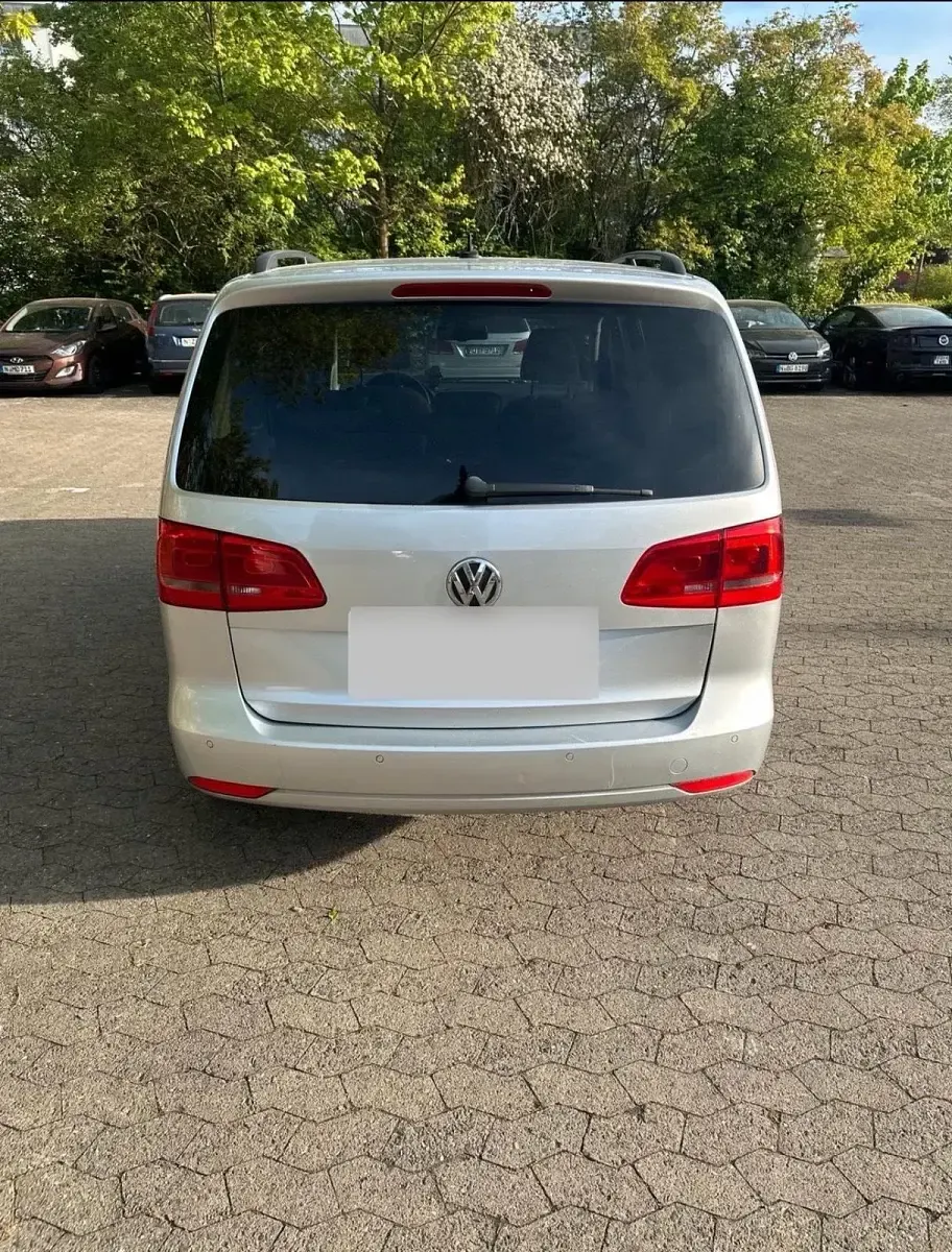 Gebraucht VW Touran 140 PS (102 kW) 2012 Silber Van / Kleinbus