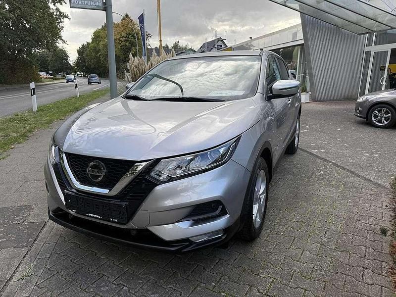 Grau Gebraucht 2020 Nissan Qashqai Acenta SUV | 18.450 € (Fairer Preis) - Bild 1/4
