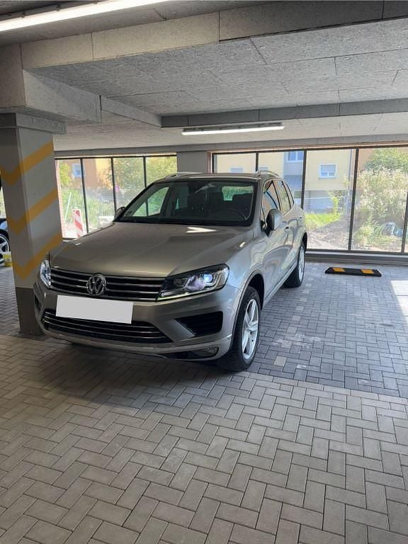 Silber Gebraucht 2016 VW Touareg SUV | 18.990 € (Superpreis) - Bild 1/4