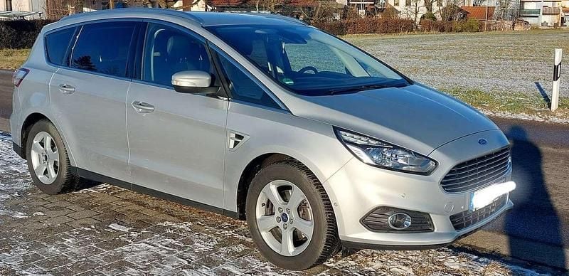 Gebraucht 2017 Ford S-MAX Titanium X Van / Kleinbus | 15.900 € (Fairer Preis) - Bild 1/4