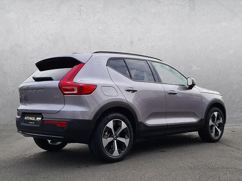 Second-hand Volvo XC40 Plus 163 CP (119 kW) 2025 Argintiu SUV