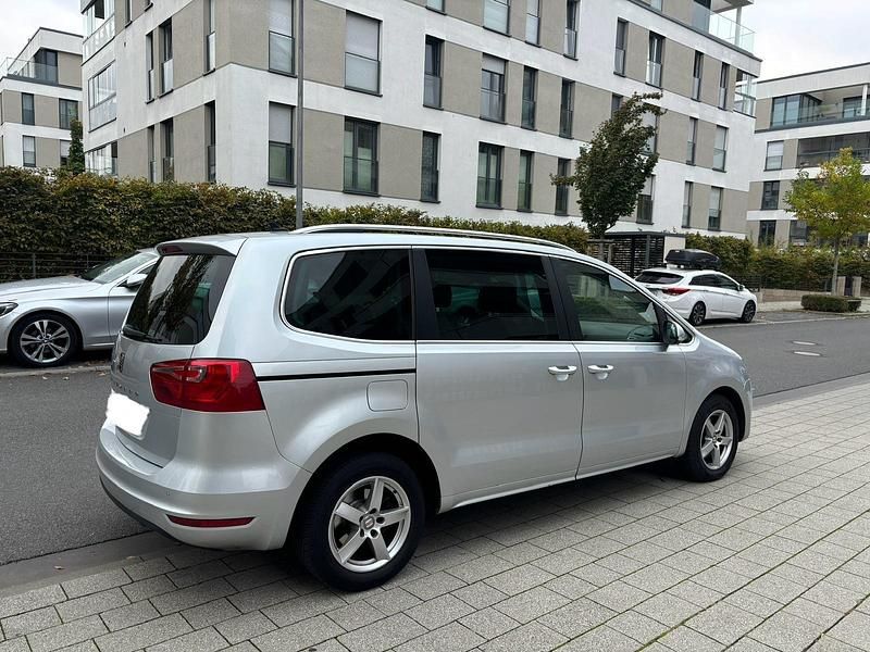 Silber Gebraucht 2013 Seat Alhambra Van / Kleinbus | 9.799 € (Guter Preis) - Bild 1/4