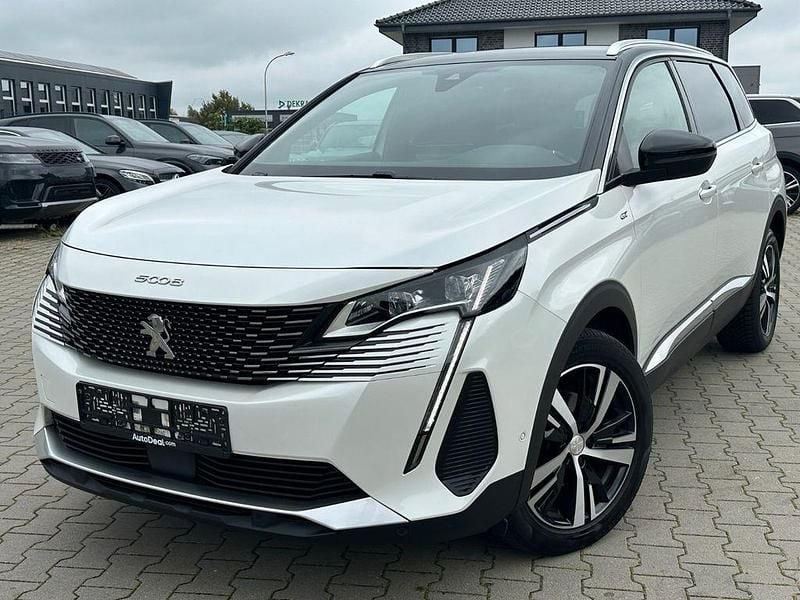 Weiß Gebraucht 2022 Peugeot 5008 GT-line Van / Kleinbus | 21.896 € (Fairer Preis) - Bild 1/4