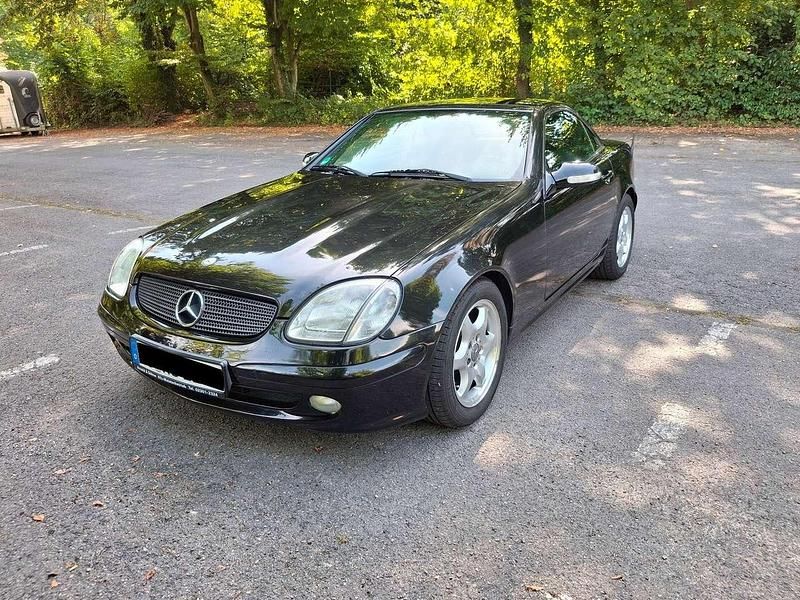 Schwarz Gebraucht 2002 Mercedes SLK200 Cabrio | 5.950 € (Fairer Preis) - Bild 1/4