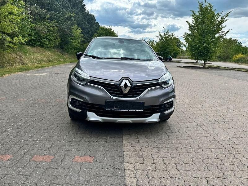 Gebraucht Renault Captur Collection 131 PS (96 kW) 2019 Grau SUV