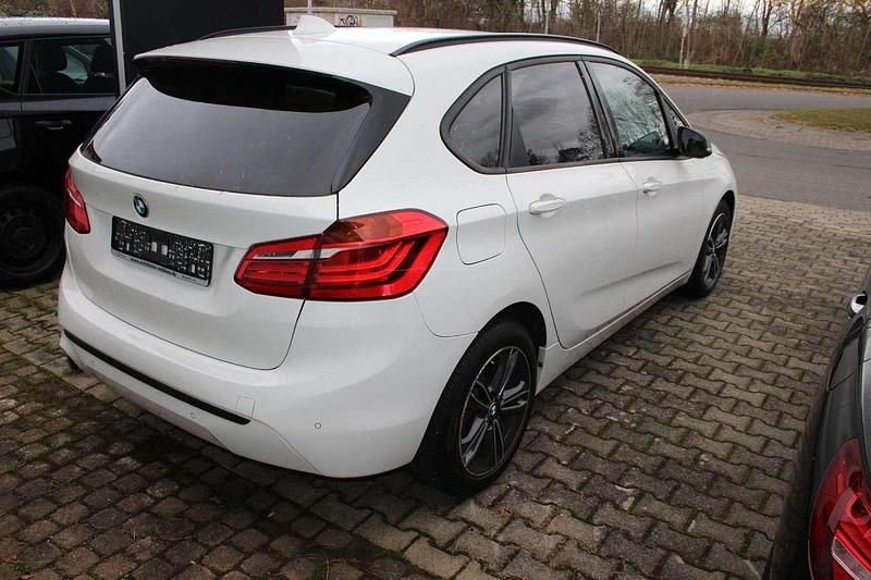 Gebraucht BMW 218 140 PS (102 kW) 2019 Alpinweiss iii Van / Kleinbus