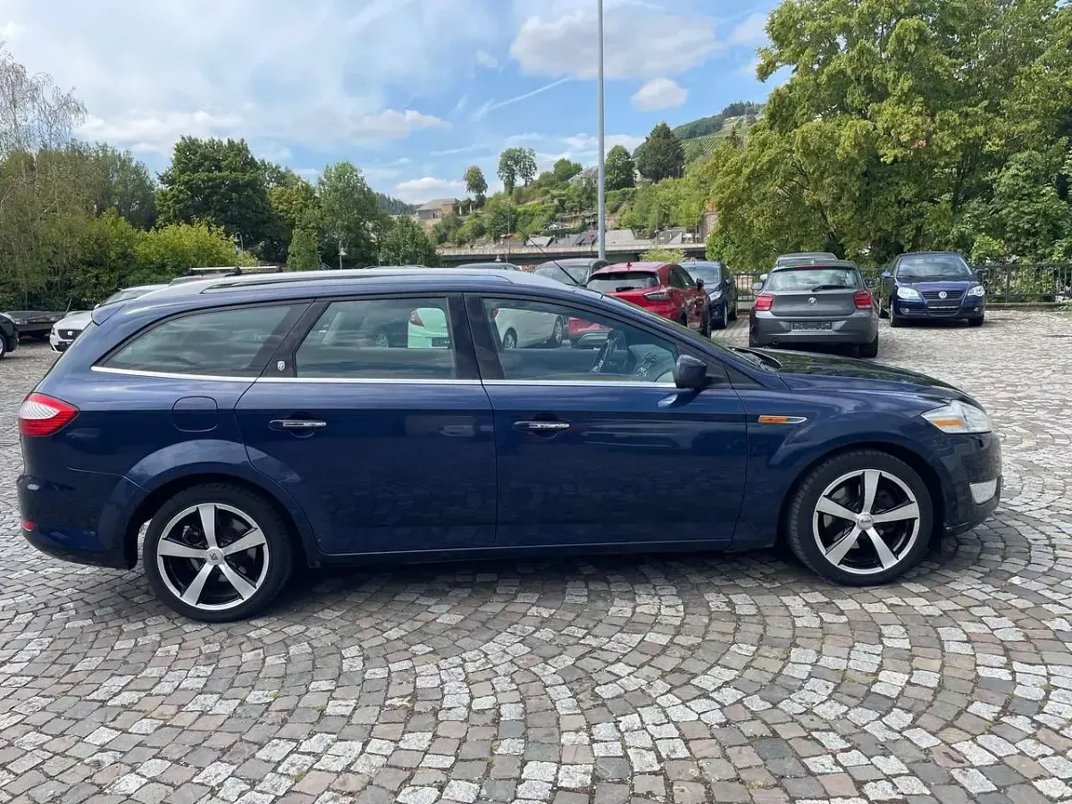 Gebraucht Ford Mondeo Ghia 140 PS (102 kW) 2007 Atlantikblau metallic Kombi