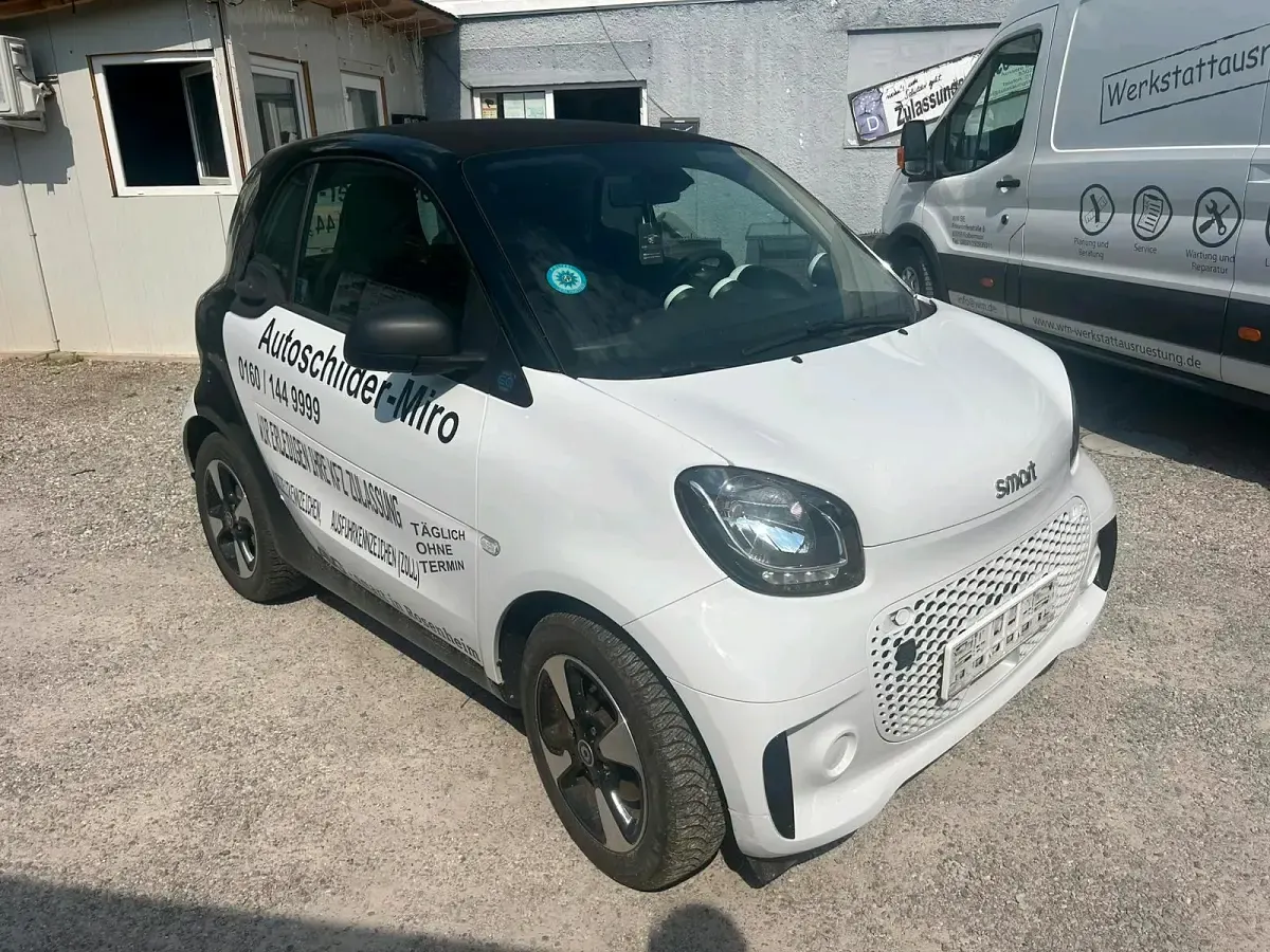 Gebraucht Smart ForTwo Coupé 41 kW (56 PS) 2021 Weiß Kleinwagen