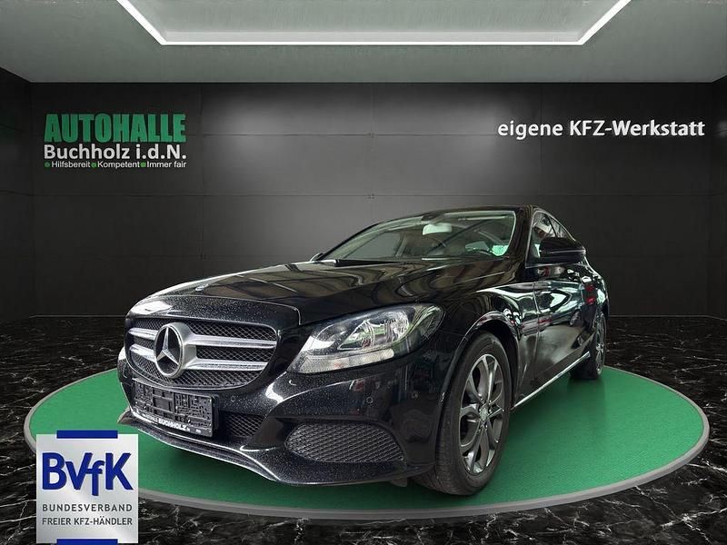 Schwarz Gebraucht 2017 Mercedes C200 Limousine | 17.770 € (Fairer Preis) - Bild 1/3