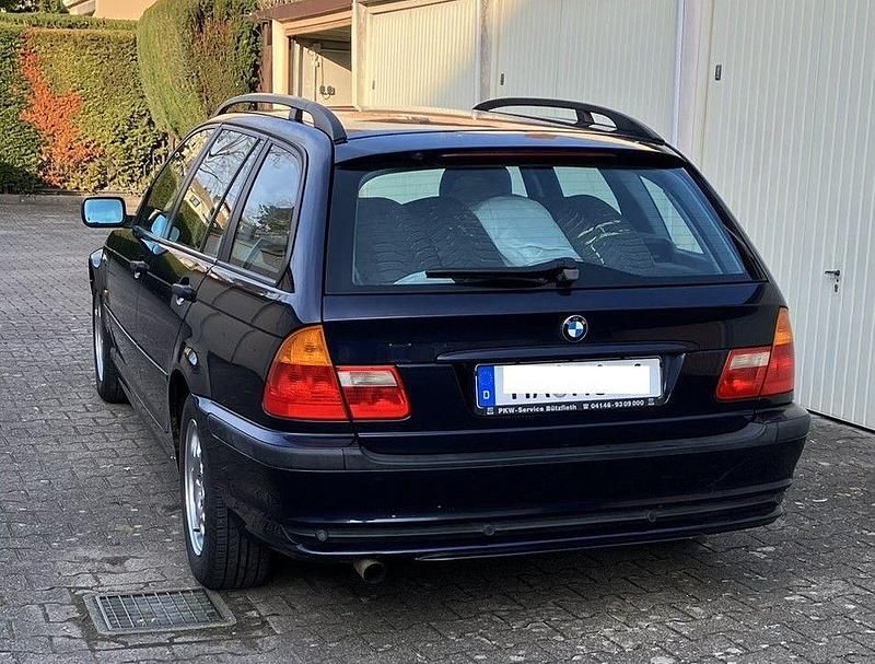 Gebraucht BMW 318 118 PS (86 kW) 2001 Blau Kombi
