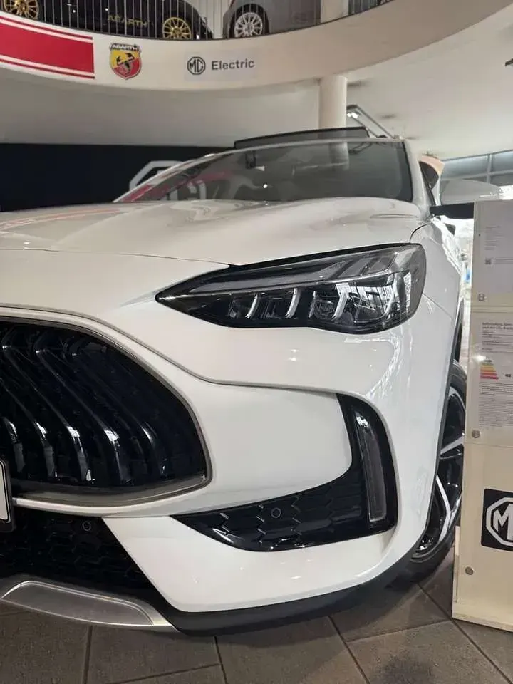 Gebraucht MG HS Luxury 162 PS (119 kW) 2024 Dover white SUV