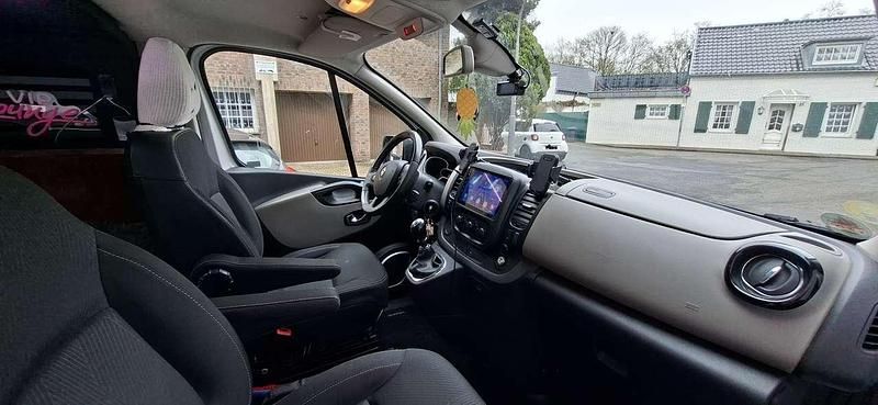 Gebraucht Renault Trafic Expression 145 PS (106 kW) 2018 Weiß Van / Kleinbus