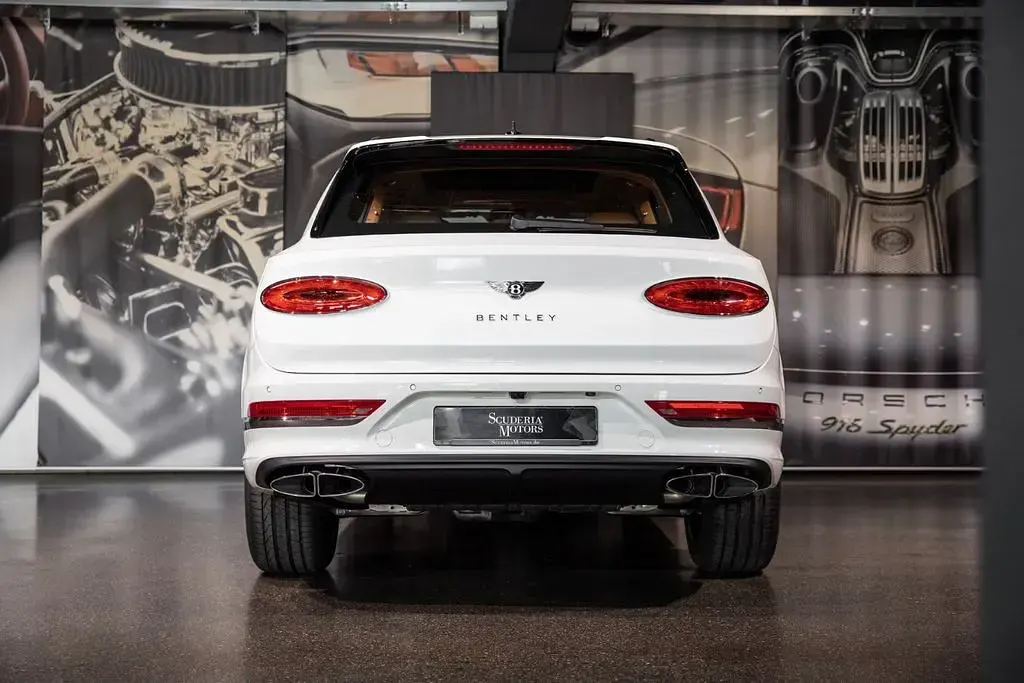 Gebraucht Bentley Bentayga 549 PS (403 kW) 2024 Weiß SUV