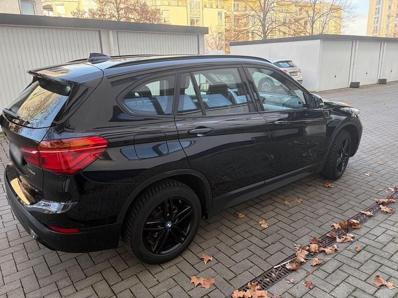 Gebraucht BMW X1 140 PS (102 kW) 2019 Schwarz SUV