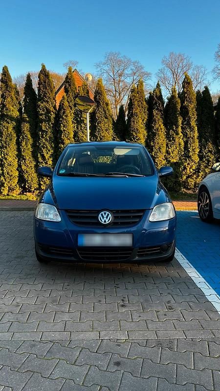 Second-hand VW Fox 55 CP (40 kW) 2005 Albastru Hatchback