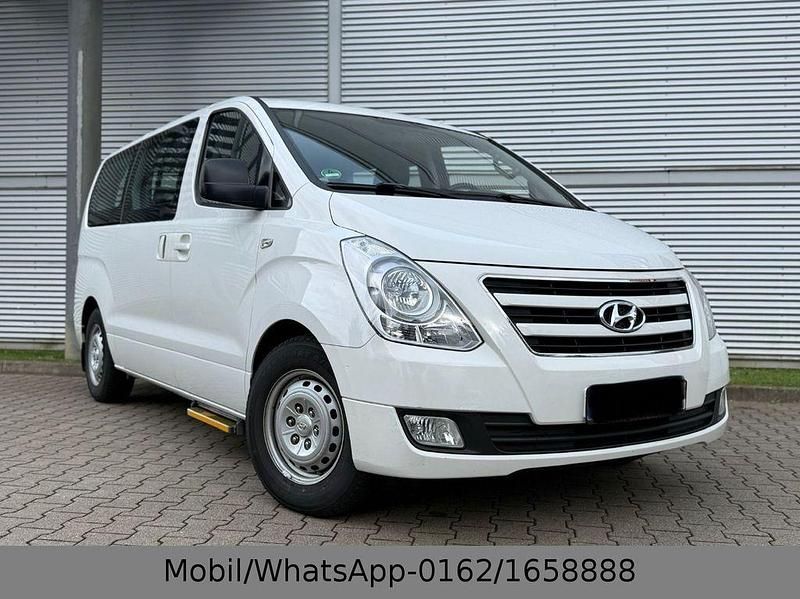 Weiß Gebraucht 2017 Hyundai H-1 Trend Van / Kleinbus | 14.199 € (Superpreis) - Bild 1/4