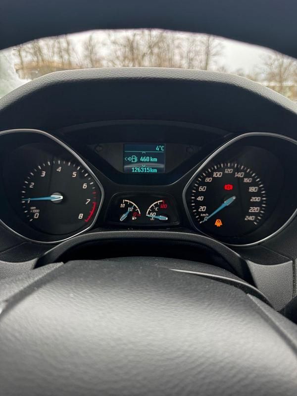 Gebraucht Ford Focus 125 PS (91 kW) 2014 Schwarz Kombi