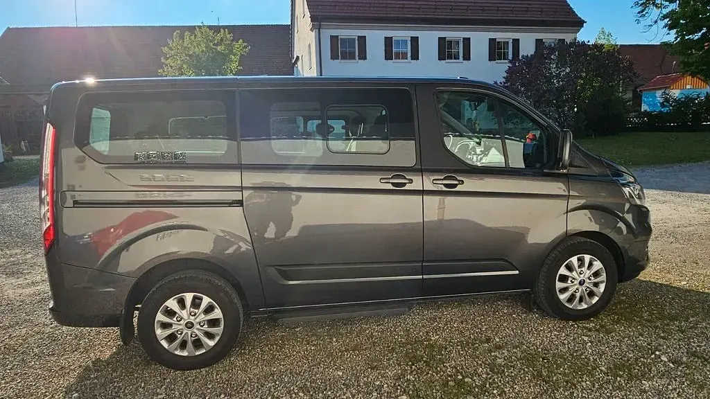 Gebraucht Ford Tourneo Trend 105 PS (77 kW) 2023 Grau Van / Kleinbus