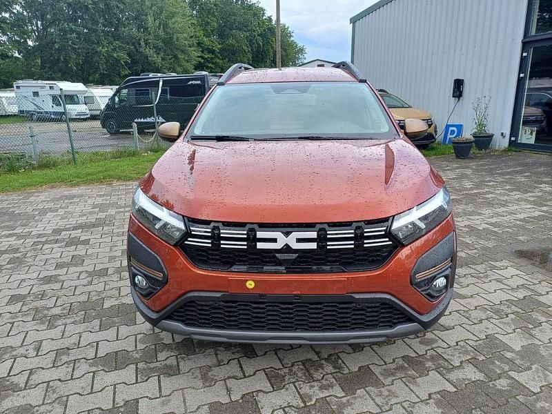 Neu Dacia Jogger Extreme 91 PS (66 kW) 2025 Braun Van / Kleinbus