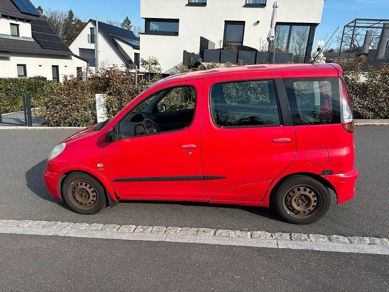 Gebraucht Toyota Yaris 90 PS (66 kW) 2005 Rot Kombi