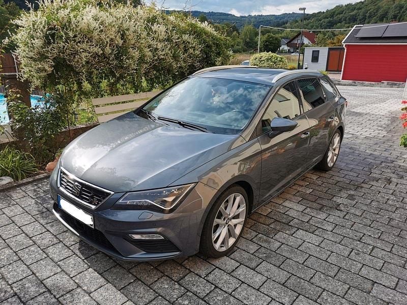 Grau Gebraucht 2017 Seat Leon ST FR Kombi | 12.100 € (Guter Preis) - Bild 1/4