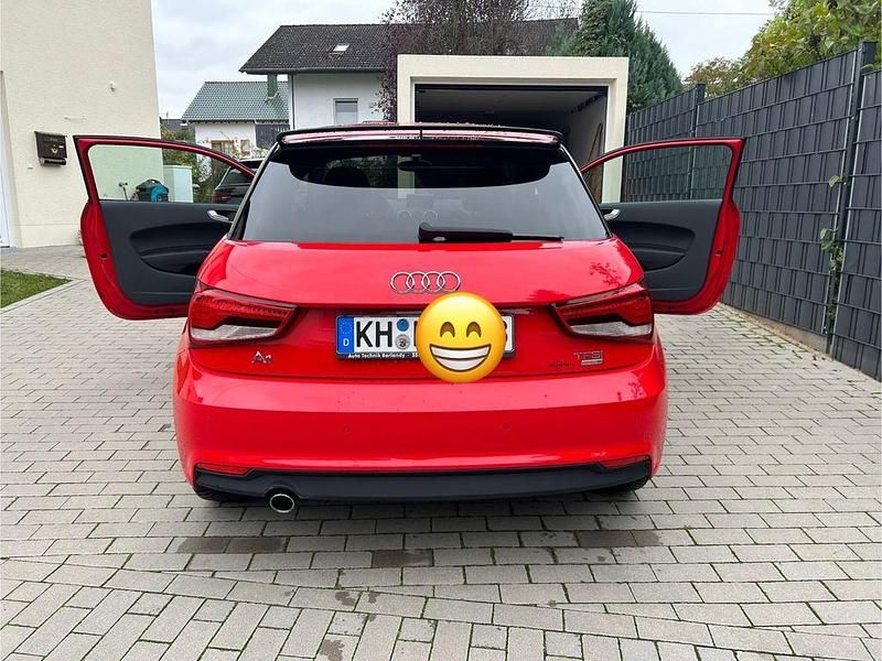 Gebraucht Audi A1 Sport 95 PS (69 kW) 2015 Rot Kleinwagen