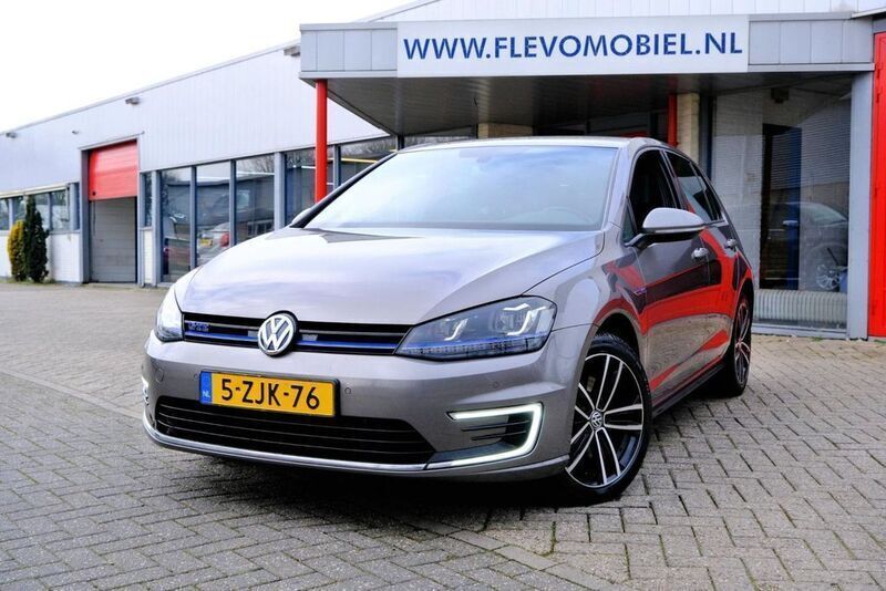 Grau Gebraucht 2015 VW Golf VII GTE Limousine | 14.250 € (Fairer Preis) - Bild 1/4