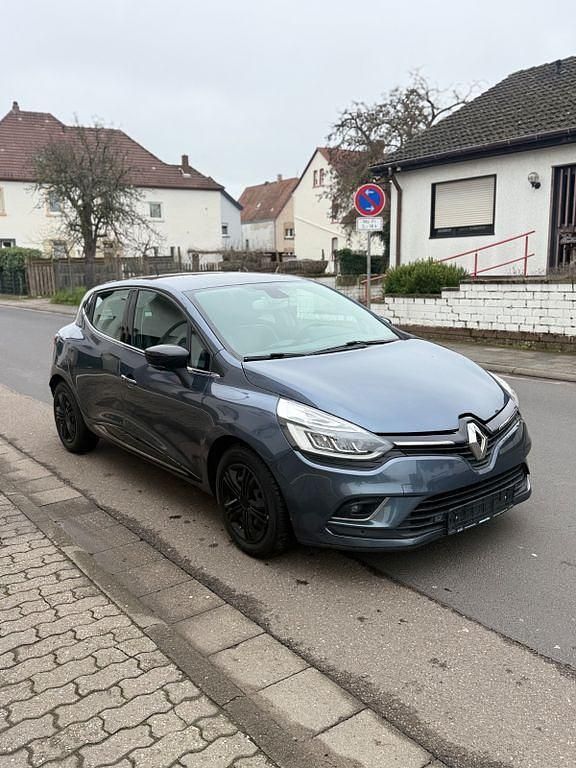 Gebraucht Renault Clio IV Intens 118 PS (86 kW) 2016 Grau Limousine