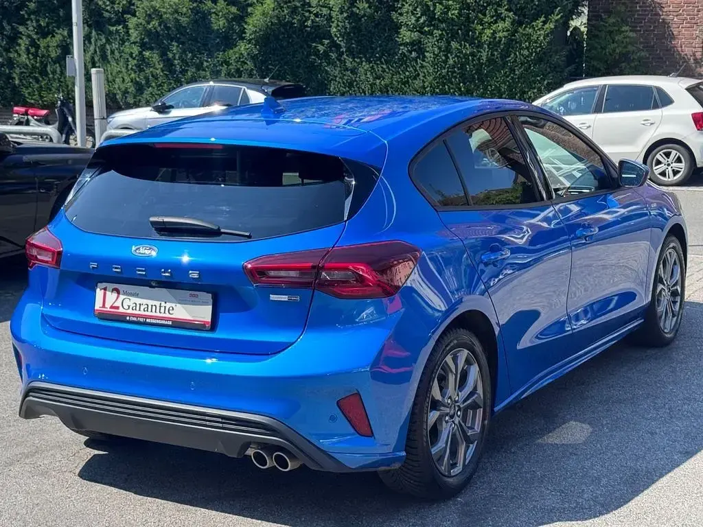 Gebraucht Ford Focus ST-Line X 155 PS (114 kW) 2023 Blau Limousine