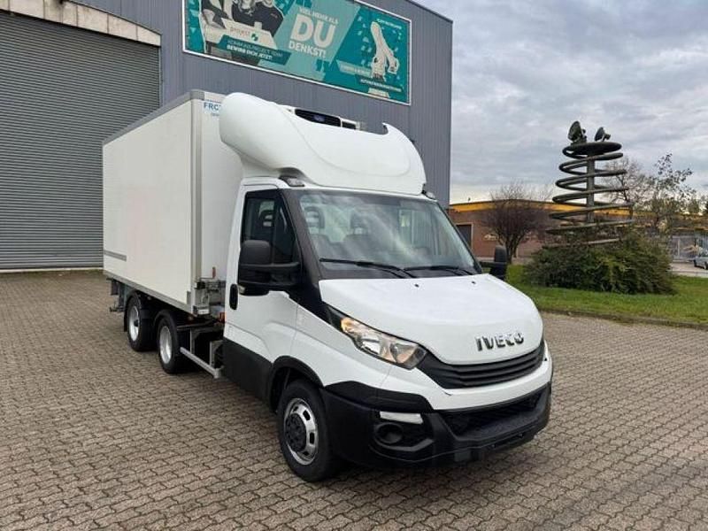 Gebraucht Iveco Daily 179 PS (131 kW) 2018 Weiss Van