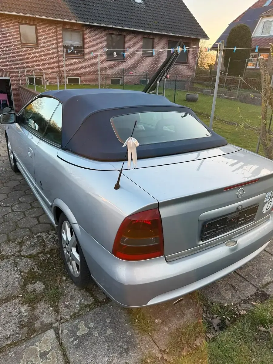 Gebraucht Opel Astra 146 PS (107 kW) 2002 Silber Cabrio