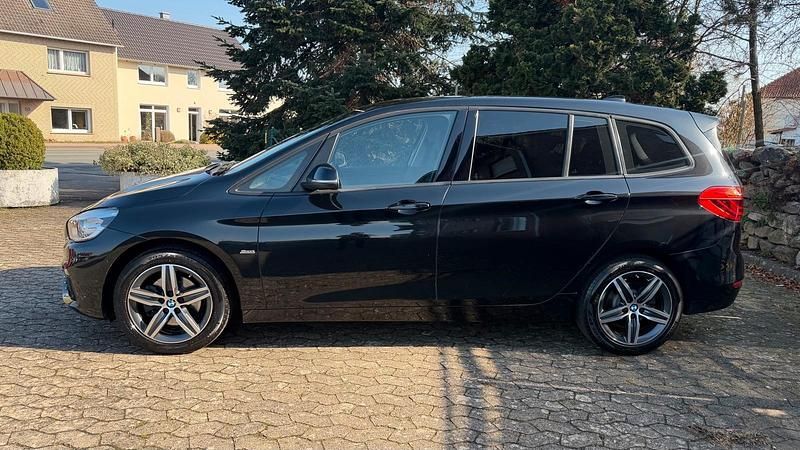 Second-hand BMW 218 150 CP (110 kW) 2016 Negru Break