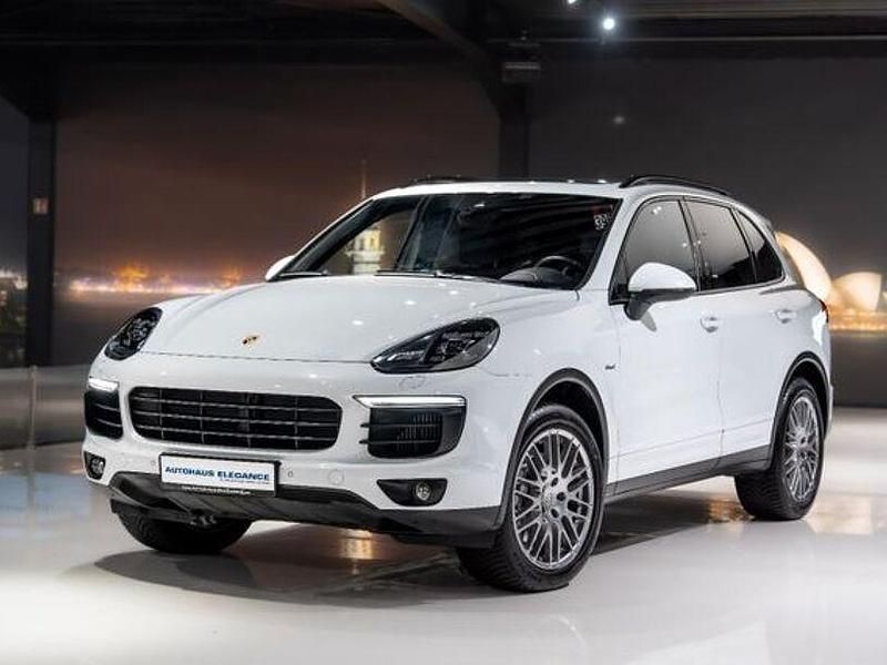 Andere Gebraucht 2016 Porsche Cayenne SUV | 52.980 € - Bild 1/4