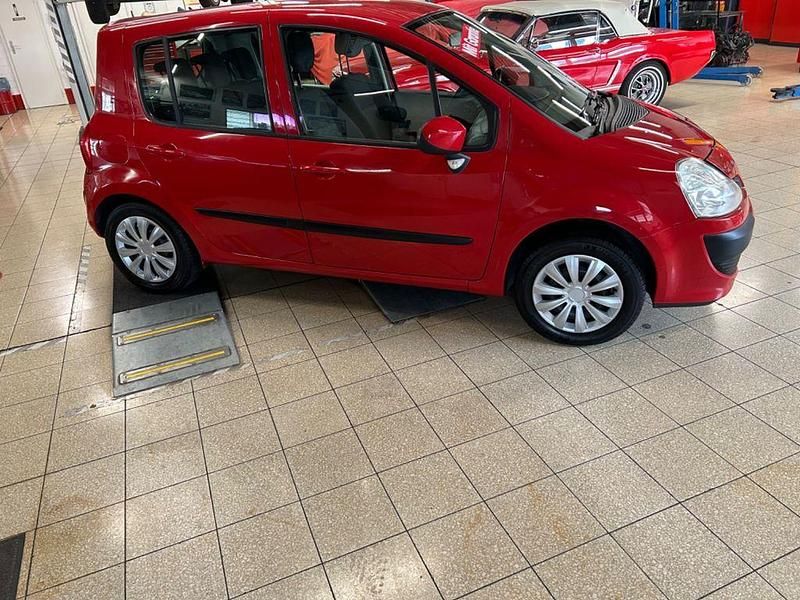 Gebraucht Renault Modus Dynamique 75 PS (55 kW) 2011 Rot Van / Kleinbus