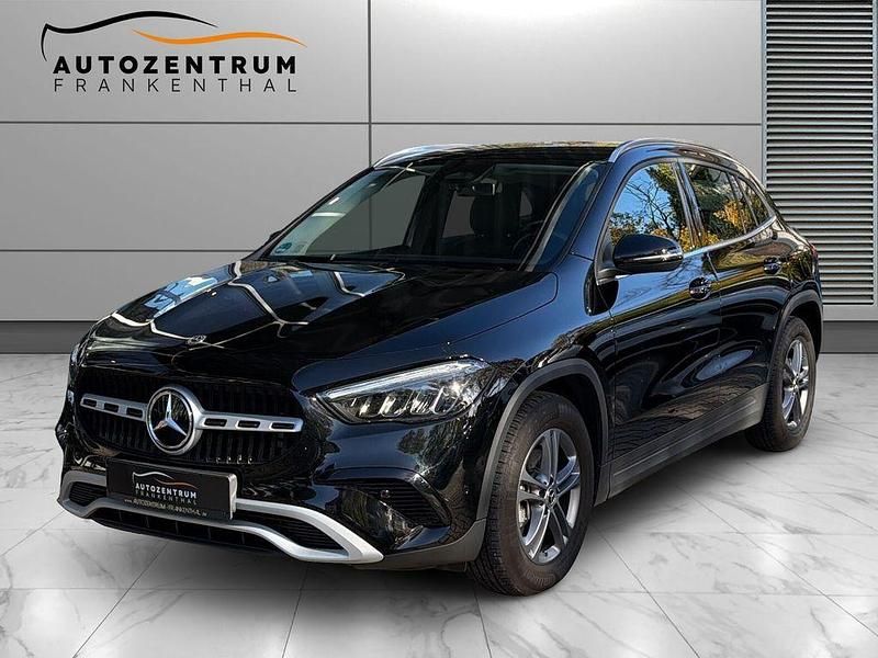Gebraucht Mercedes GLA200 Advanced 163 PS (119 kW) 2023 Schwarz SUV