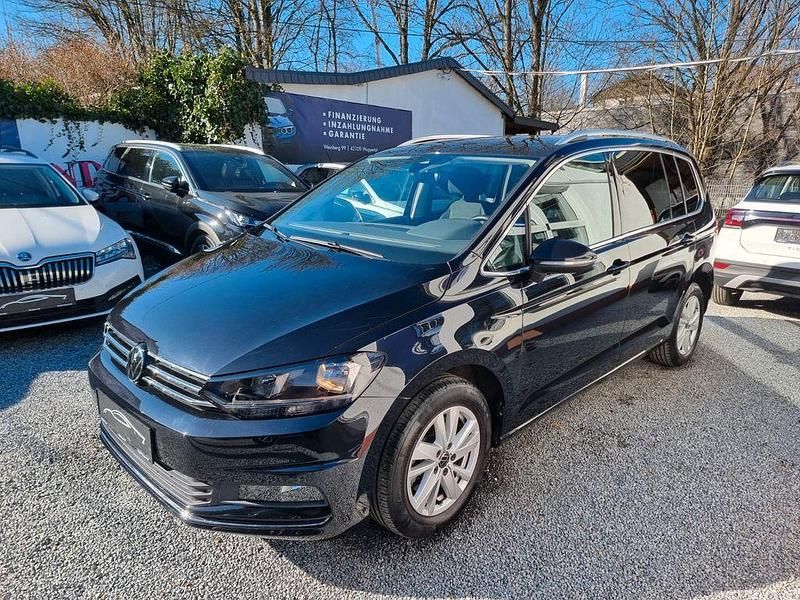 Gebraucht VW Touran Highline 150 PS (110 kW) 2023 Schwarz Van / Kleinbus