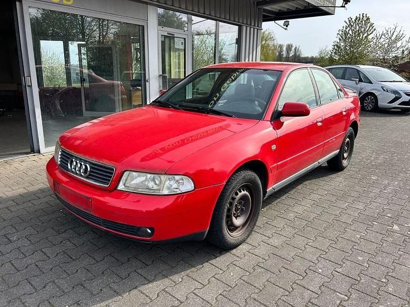 Second-hand Audi A4 101 CP (74 kW) 1999 Roșu Berlinǎ