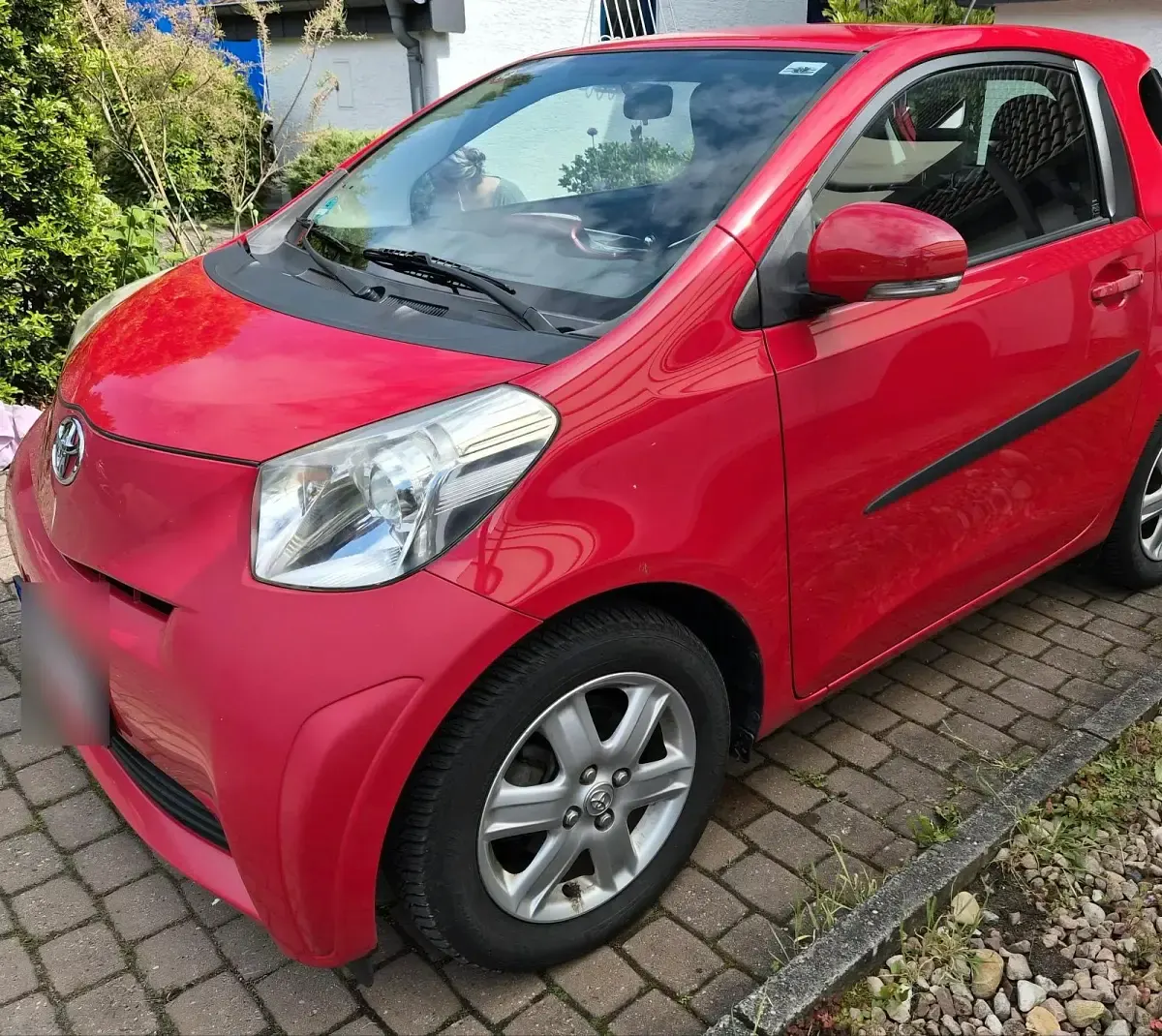 Gebraucht Toyota iQ 68 PS (50 kW) 2011 Rot Kleinwagen