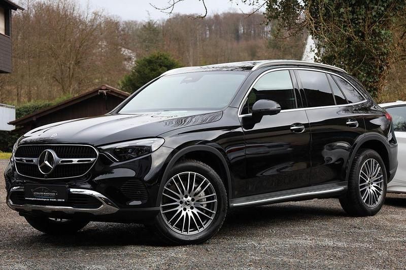 Gebraucht Mercedes GLC450 367 PS (269 kW) 2024 Schwarz SUV