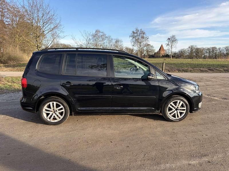 Gebraucht VW Touran 105 PS (77 kW) 2011 Deep black perleffekt Van / Kleinbus