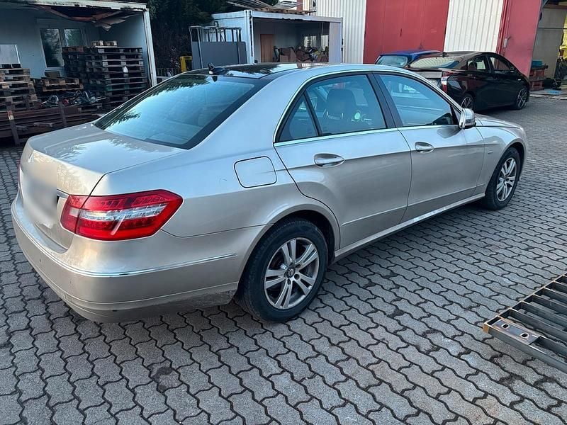 Gebraucht Mercedes E220 170 PS (125 kW) 2011 Limousine