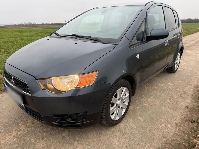 Gebraucht Mitsubishi Colt 95 PS (69 kW) 2012 Grau Kleinwagen