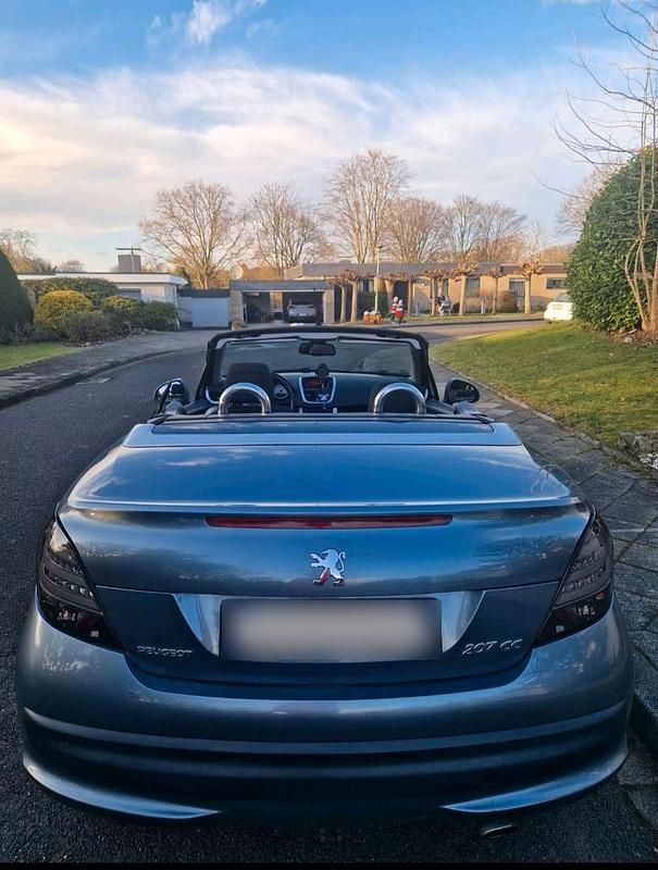 Gebraucht Peugeot 207 CC 120 PS (88 kW) 2008 Silber Cabrio