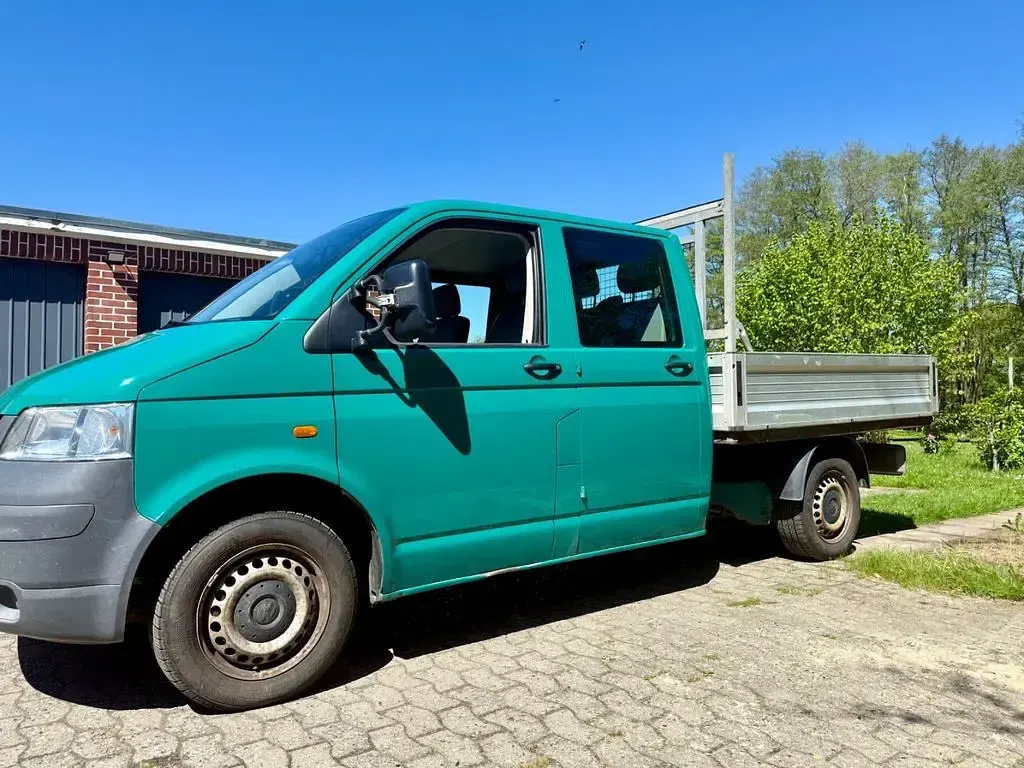 Second-hand VW Transporter 102 CP (75 kW) 2007 Verde Van