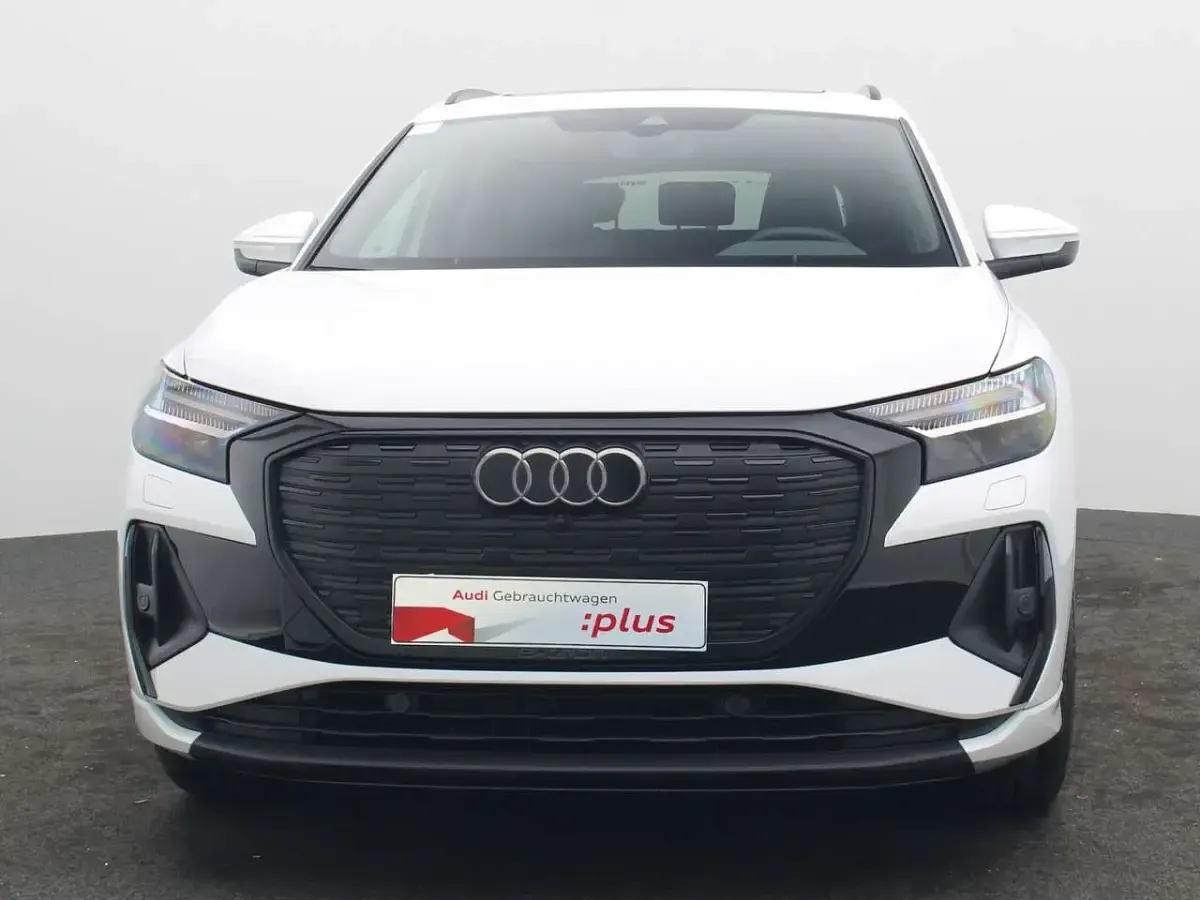 Gebraucht Audi Q4 e-tron S-Line 210 kW (286 PS) 2024 Gletscherweiß metallic SUV